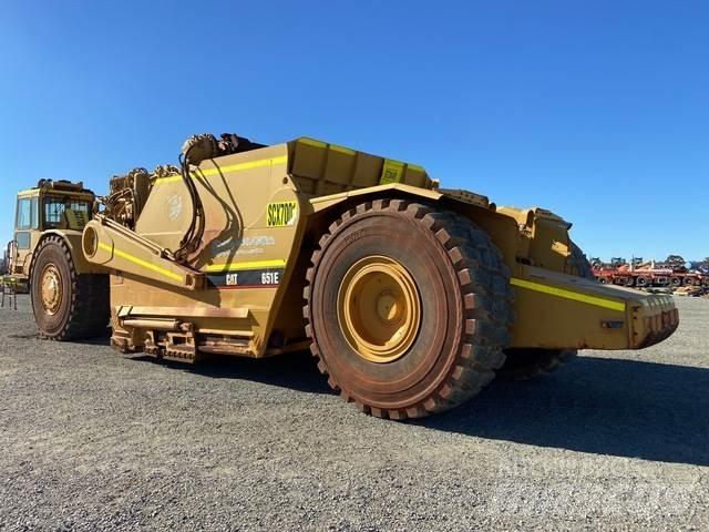 CAT 651E Skrejpre