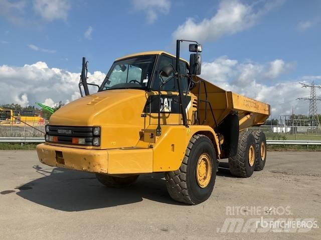 CAT 725 Kĺbové nákladné autá