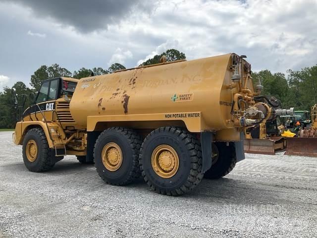 CAT 725 Cisterny na vodu