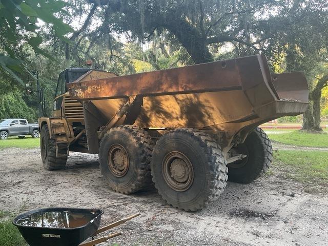 CAT 725 Kĺbové nákladné autá