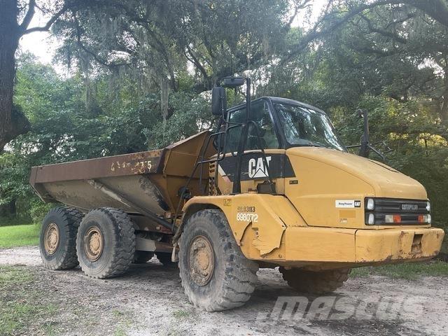 CAT 725 Kĺbové nákladné autá