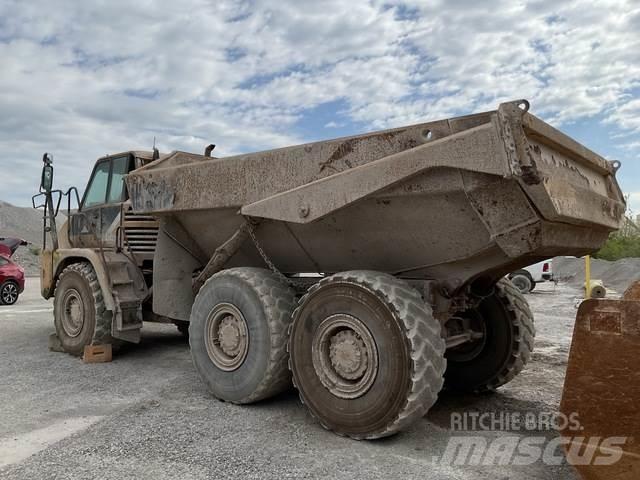 CAT 730 Kĺbové nákladné autá