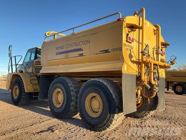 CAT 735 Cisterny na vodu