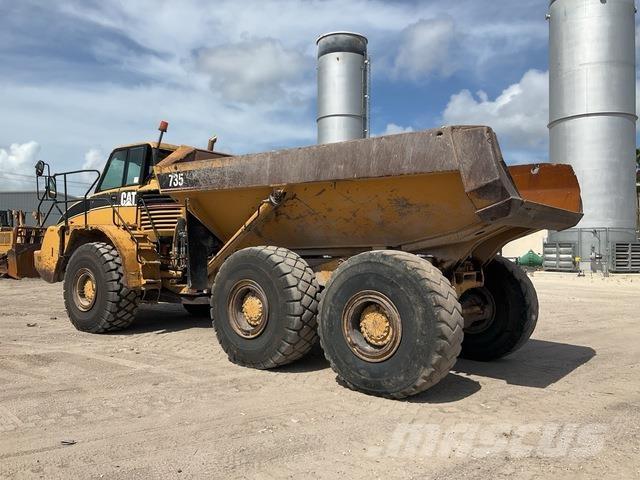 CAT 735 Kĺbové nákladné autá