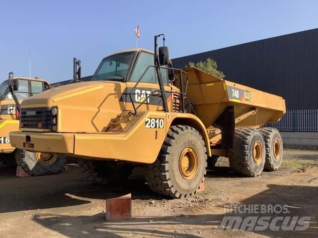 CAT 740 Kĺbové nákladné autá