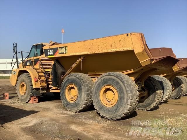 CAT 740 Kĺbové nákladné autá