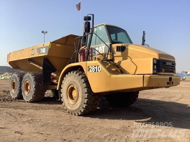 CAT 740 Kĺbové nákladné autá