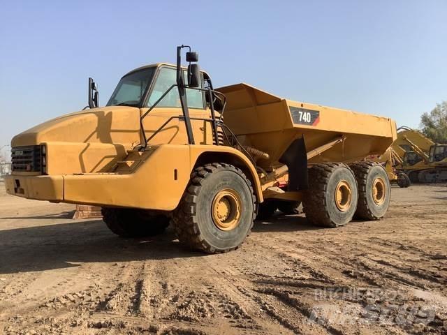CAT 740 Kĺbové nákladné autá