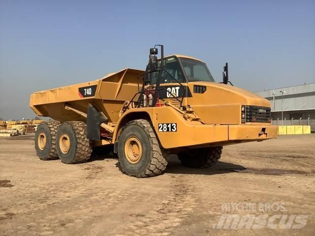CAT 740 Kĺbové nákladné autá