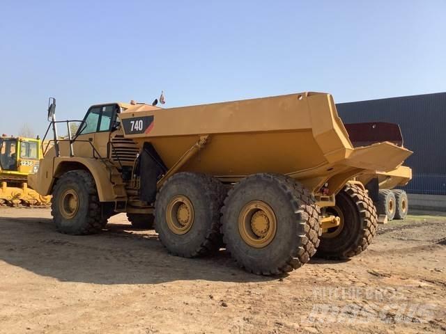 CAT 740 Kĺbové nákladné autá