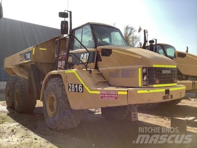 CAT 740 Kĺbové nákladné autá