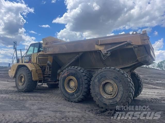 CAT 740 Kĺbové nákladné autá