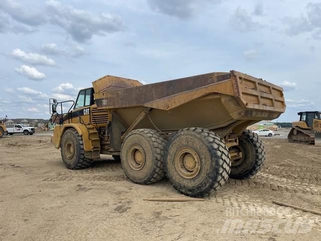CAT 740 Kĺbové nákladné autá