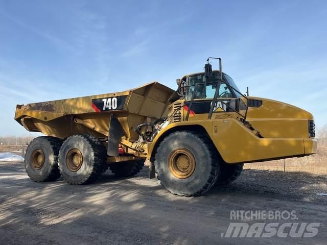 CAT 740 Kĺbové nákladné autá