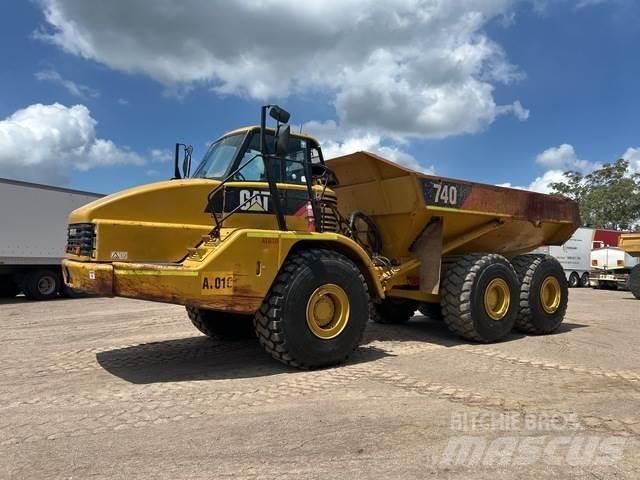 CAT 740 Kĺbové nákladné autá