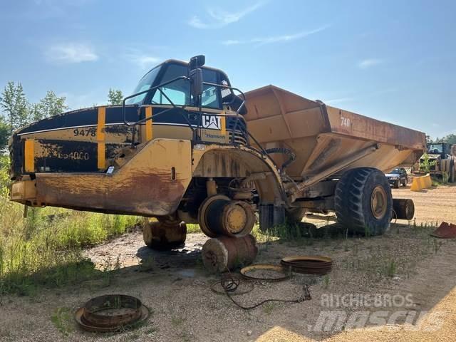 CAT 740 Kĺbové nákladné autá