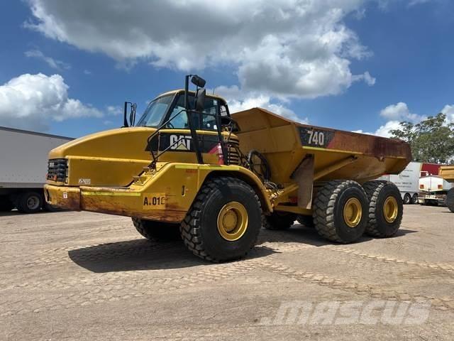 CAT 740 Kĺbové nákladné autá