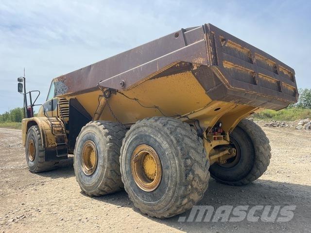 CAT 740 Kĺbové nákladné autá