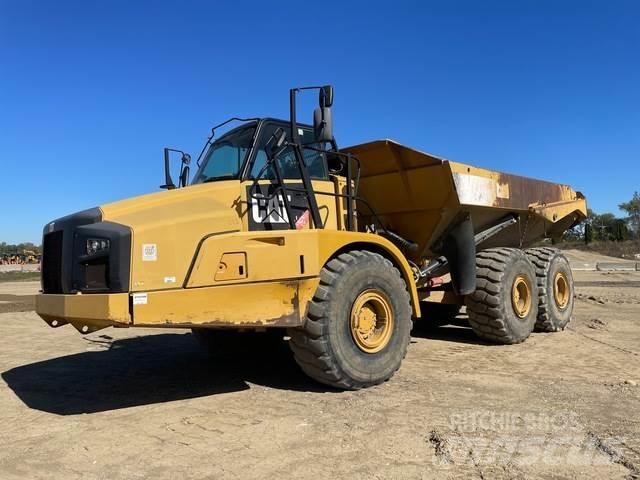 CAT 740B Kĺbové nákladné autá