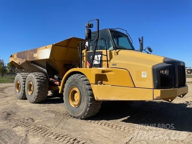 CAT 740B Kĺbové nákladné autá