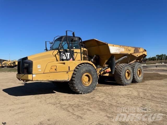 CAT 740B Kĺbové nákladné autá