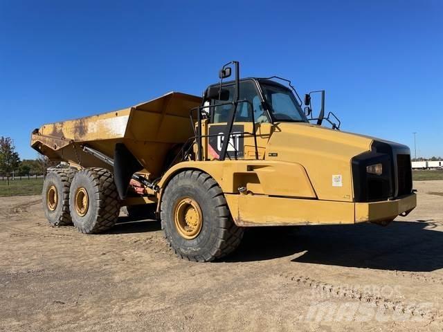 CAT 740B Kĺbové nákladné autá