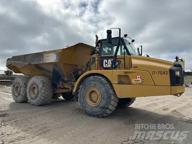 CAT 740B Kĺbové nákladné autá