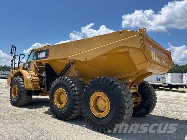 CAT 740B Kĺbové nákladné autá
