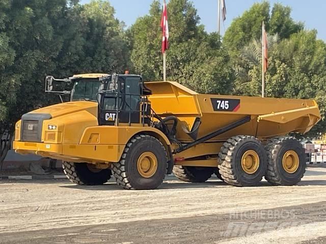 CAT 745 Kĺbové nákladné autá