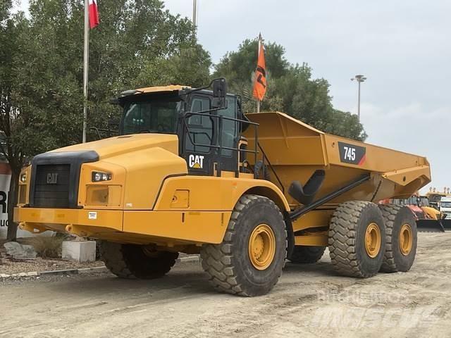 CAT 745 Kĺbové nákladné autá