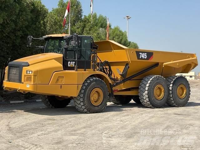CAT 745 Kĺbové nákladné autá
