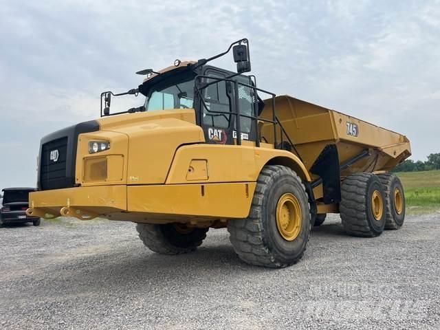 CAT 745 Kĺbové nákladné autá