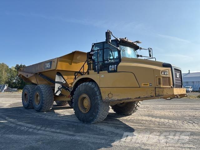 CAT 745 Kĺbové nákladné autá