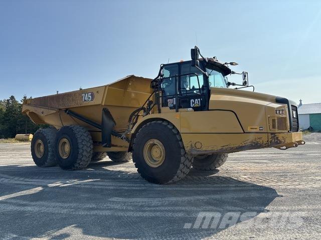 CAT 745 Kĺbové nákladné autá