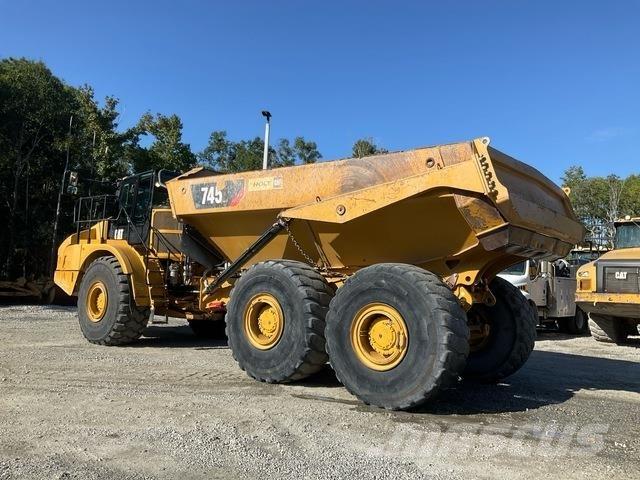 CAT 745 Kĺbové nákladné autá