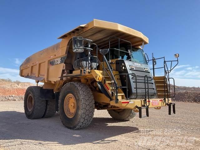 CAT 773F Kĺbové nákladné autá