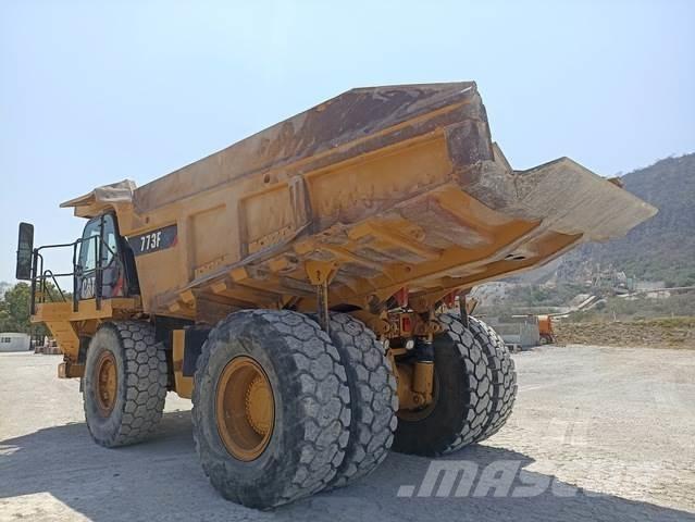 CAT 773F Kĺbové nákladné autá