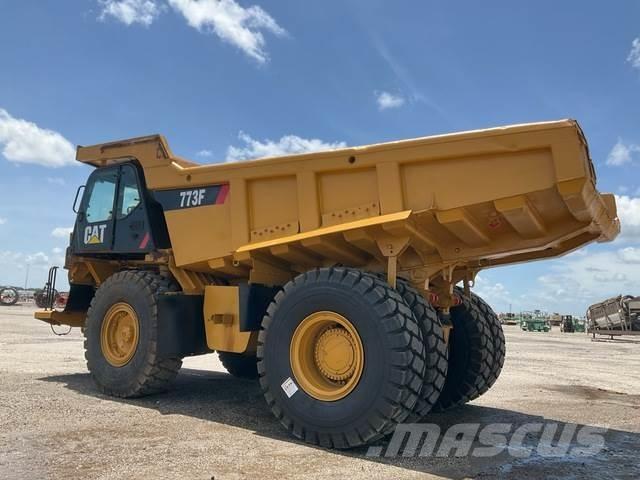 CAT 773F Kĺbové nákladné autá