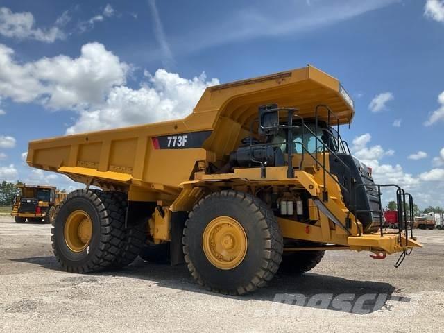 CAT 773F Kĺbové nákladné autá