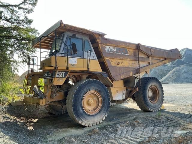 CAT 775D Kĺbové nákladné autá