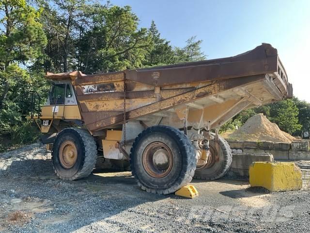 CAT 775D Kĺbové nákladné autá