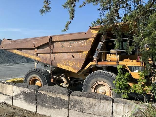 CAT 775D Kĺbové nákladné autá