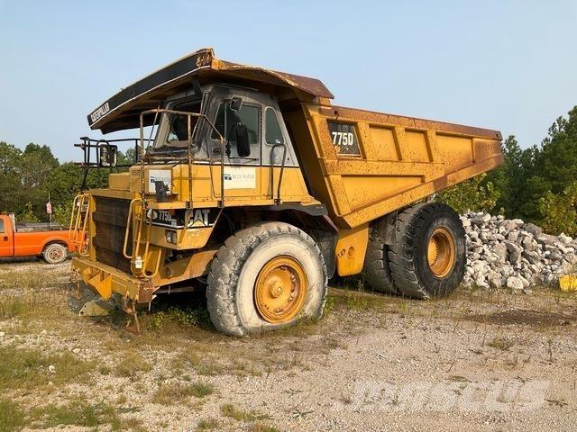 CAT 775D Kĺbové nákladné autá