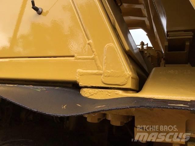 CAT 775E Kĺbové nákladné autá