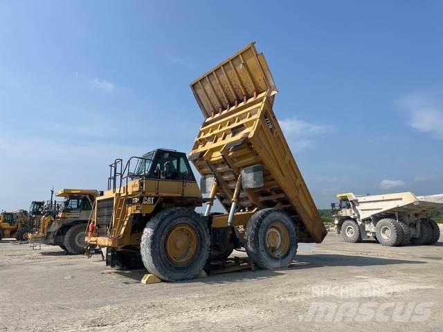 CAT 777D Kĺbové nákladné autá