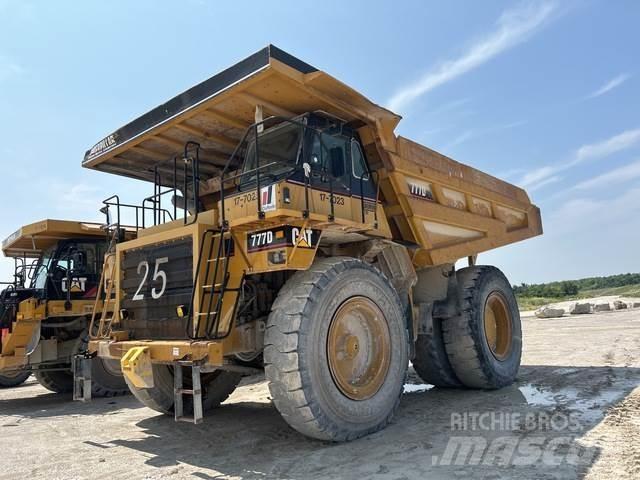 CAT 777D Kĺbové nákladné autá