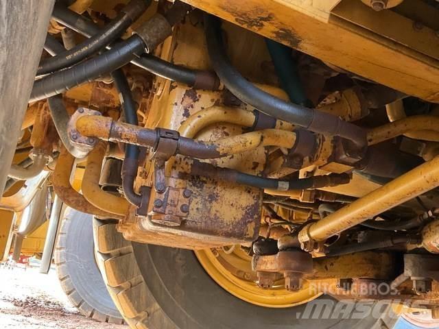 CAT 777G Kĺbové nákladné autá