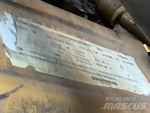 CAT 777G Kĺbové nákladné autá