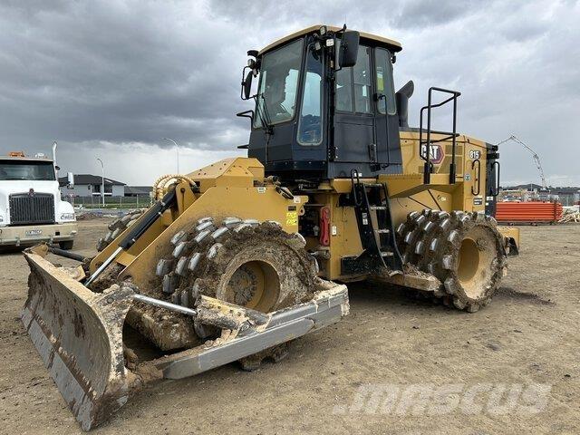 CAT 815 Pôdne kompaktory