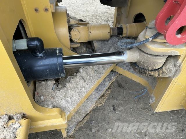 CAT 815 Pôdne kompaktory